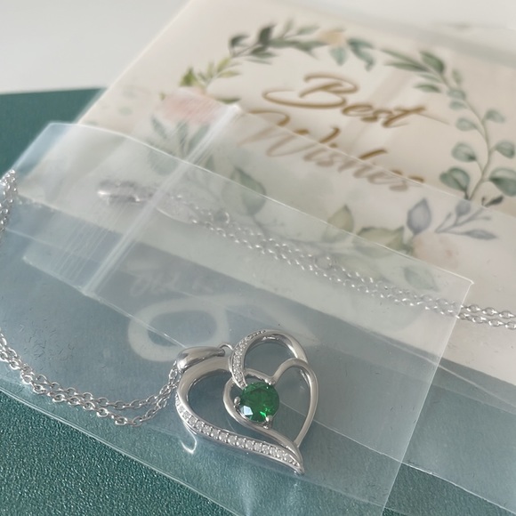 Heart Necklace - 18” 925 Silver with Green May Gemstone Birthstone 💚 - Picture 3 of 7
